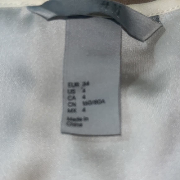 H &M satin floral blouse - Picture 6 of 6